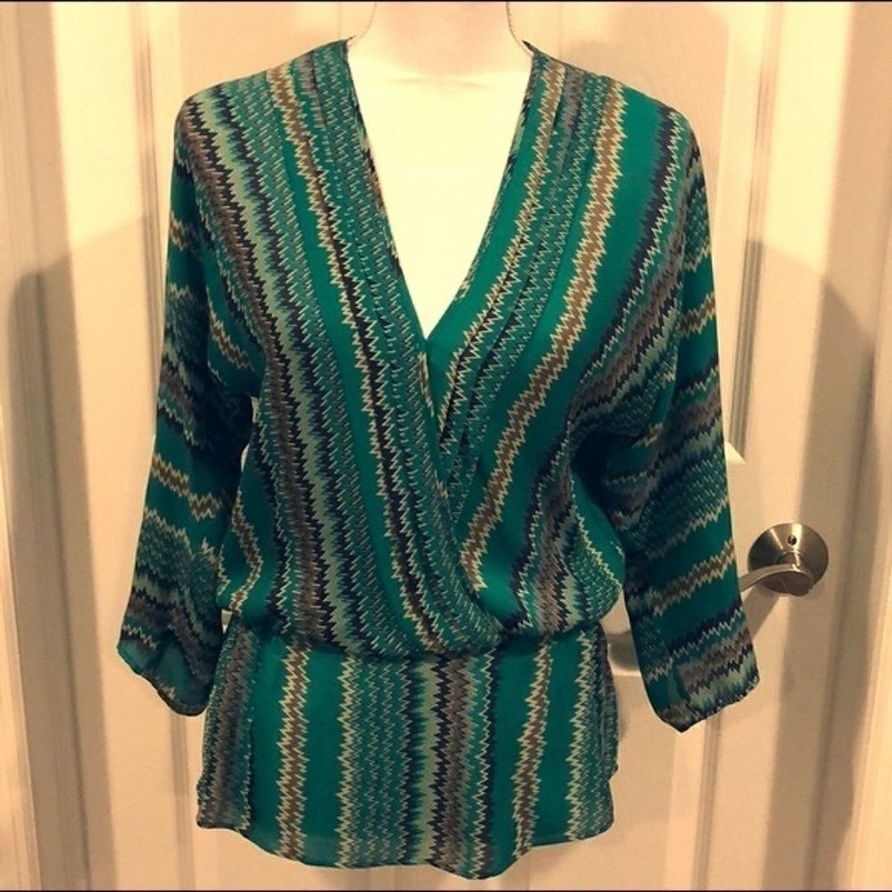 Parker Silk Green Zig Zag Blouse Elastic Waist Green 3/4 Sleeves Size Small